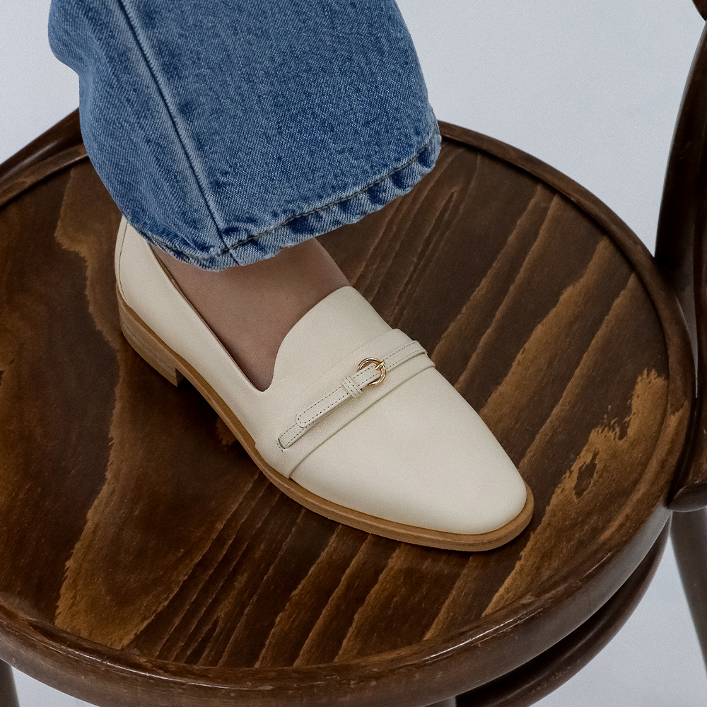 may modern loafer_24025_ivory